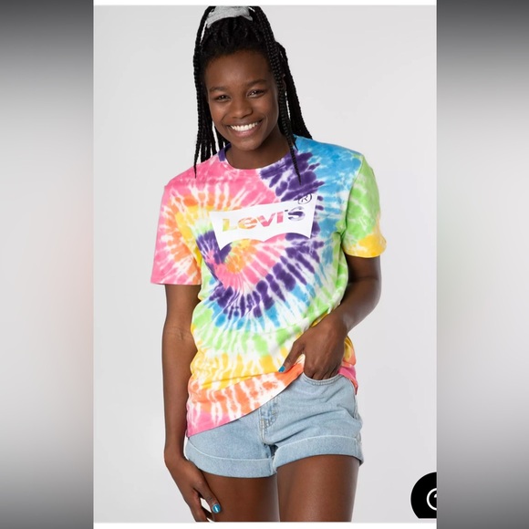 Levi Tie Dye Tshirt - Picture 3 of 3